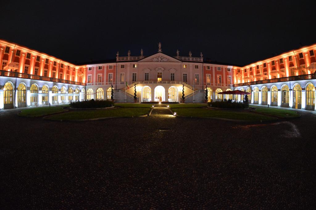 רצאטו Villa Fenaroli Palace Hotel מראה חיצוני תמונה